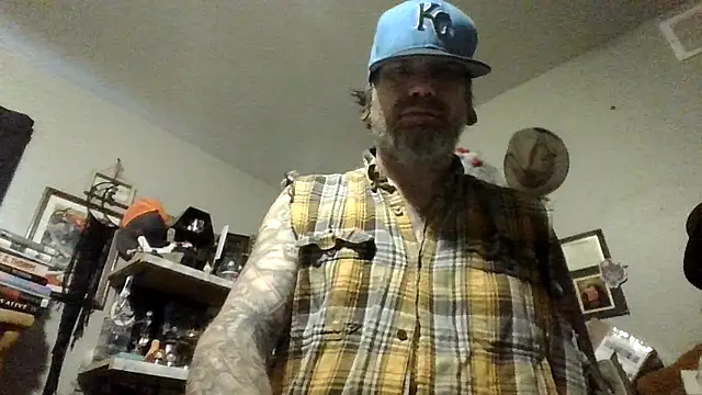 Snapshot of clitstitsandbongrips chatting on October 2025 04:14:02 PM clitstitsandbongrips online show from October 2025 04:14:02 PM