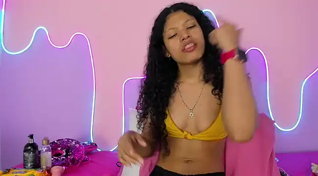 Snapshot of Mingie_Rouse chatting on February 2025 02:43:02 PM Mingie Rouse online show from February 2025 02:43:02 PM