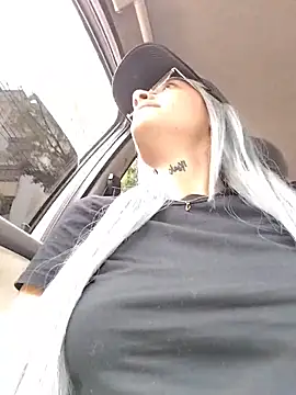 Dani pegin online show from November 2025 04:31:02 PM