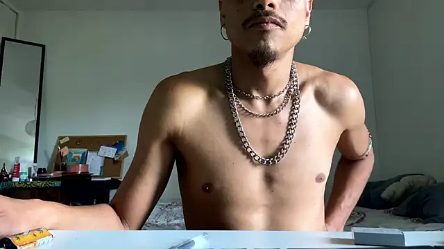 villanocat online show from December 2024 09:37:01 PM