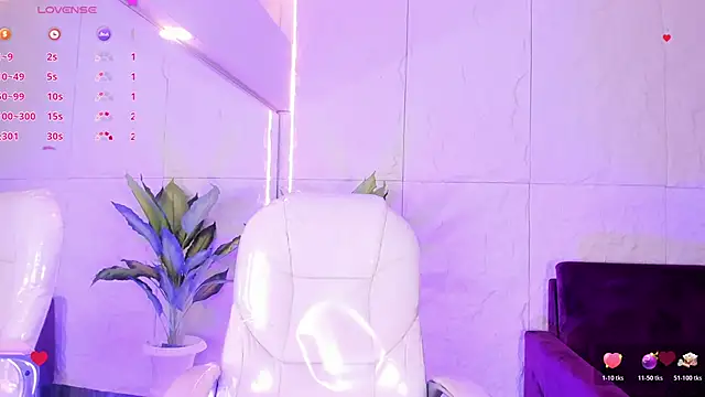 Snapshot of HannaPaola chatting on November 2025 10:37:01 PM HannaPaola online show from November 2025 10:37:01 PM