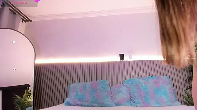 valentina lux online show from February 2026 07:07:01 PM