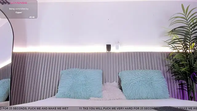 valentina lux online show from March 2026 07:22:02 PM