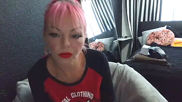 rileyraerhoads online show from September 2025 10:25:01 PM