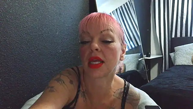 rileyraerhoads online show from September 2025 05:07:01 PM
