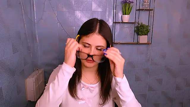 Snapshot of AliceSexyyy_ chatting on January 2025 01:30:01 PM AliceSexyyy  online show from January 2025 01:30:01 PM