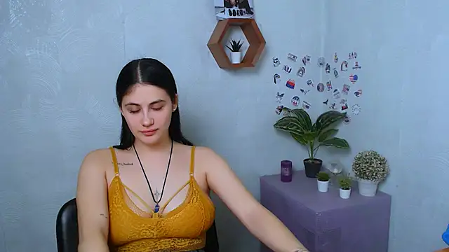 Snapshot of AliceSexyyy_ chatting on October 2025 08:31:01 PM AliceSexyyy  online show from October 2025 08:31:01 PM