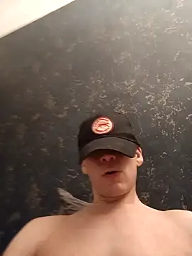 Snapshot of ElyasMatt chatting on January 2025 09:46:02 PM ElyasMatt online show from January 2025 09:46:02 PM