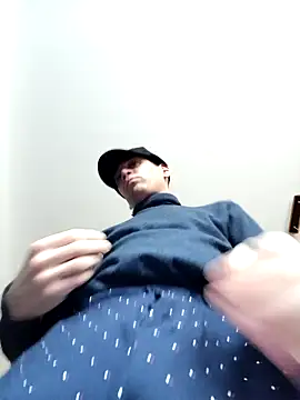 Snapshot of ElyasMatt chatting on February 2025 03:23:02 PM ElyasMatt online show from February 2025 03:23:02 PM