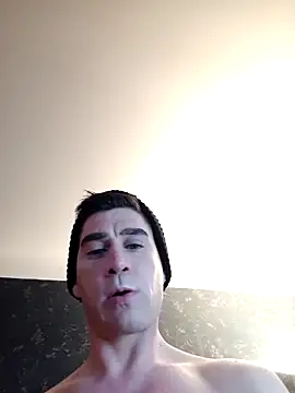 Snapshot of ElyasMatt chatting on March 2025 12:43:01 AM ElyasMatt online show from March 2025 12:43:01 AM