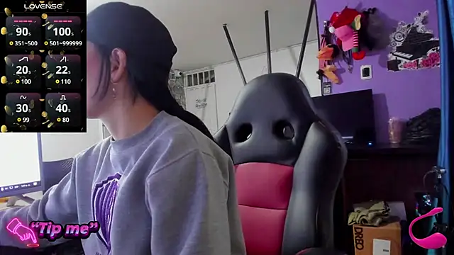 Tefannyy  online show from January 2025 10:58:02 PM