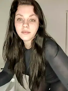 Snapshot of leeya_lee chatting on January 2025 07:04:01 PM leeya lee online show from January 2025 07:04:01 PM