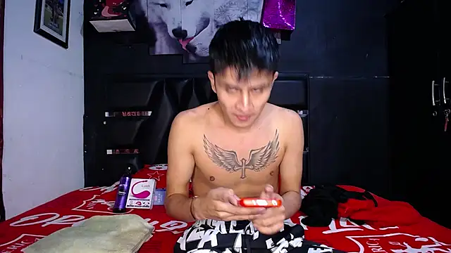 Snapshot of The__Rodriguez chatting on February 2025 12:19:02 AM The Rodriguez online show from February 2025 12:19:02 AM