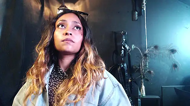 Snapshot of saba_the_courtesan chatting on October 2025 06:25:01 AM saba the courtesan online show from October 2025 06:25:01 AM