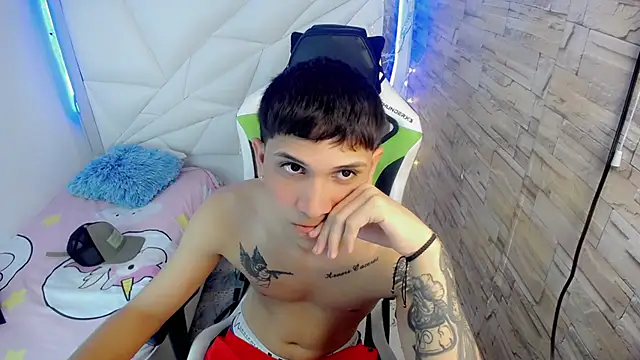 Brayan lopezz online show from January 2025 03:54:01 PM