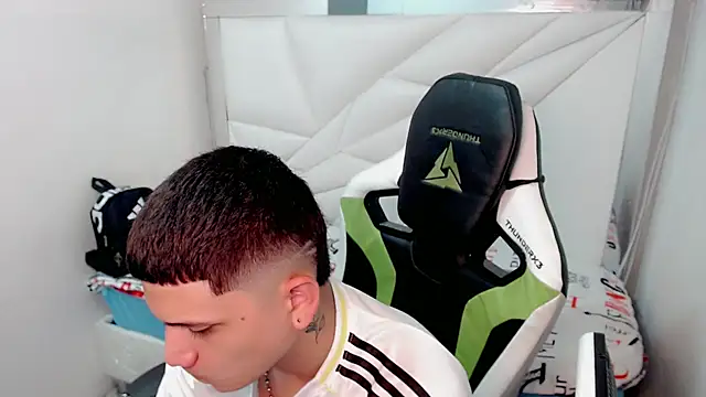 Brayan lopezz online show from January 2026 01:26:01 PM