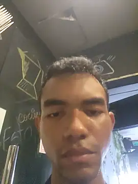 Reynold2608 online show from May 2026 10:05:01 PM