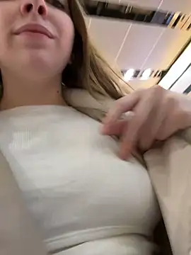 Snapshot of Sunny___Bunny chatting on January 2025 05:42:02 PM Sunny Bunny online show from January 2025 05:42:02 PM