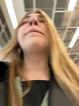 Snapshot of Sunny___Bunny chatting on November 2025 01:10:02 PM Sunny Bunny online show from November 2025 01:10:02 PM