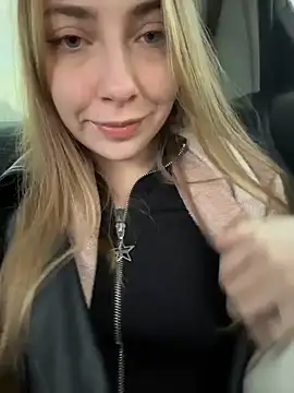 Snapshot of Sunny___Bunny chatting on November 2025 07:19:01 AM Sunny Bunny online show from November 2025 07:19:01 AM