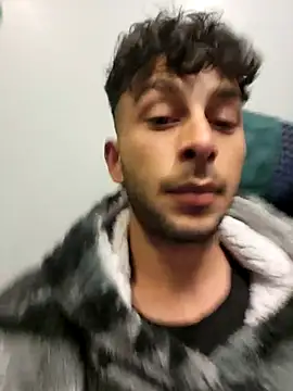 Snapshot of Iulianmarius12 chatting on March 2025 09:53:02 PM Iulianmarius12 online show from March 2025 09:53:02 PM