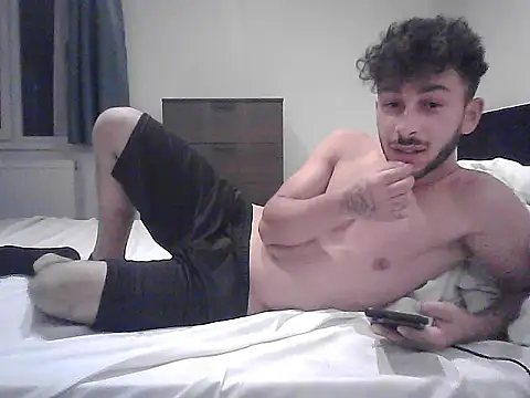 Snapshot of Iulianmarius12 chatting on November 2025 09:46:02 PM Iulianmarius12 online show from November 2025 09:46:02 PM