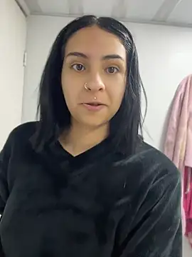 Hilary pinkk online show from April 2026 10:12:02 PM