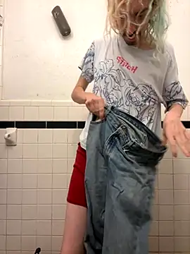 tallnerdyguy online show from October 2025 09:23:01 PM