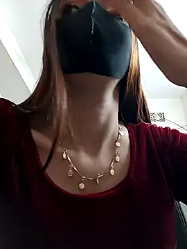 Snapshot of Tisha-01 chatting on November 2025 01:39:02 AM Tisha-01 online show from November 2025 01:39:02 AM