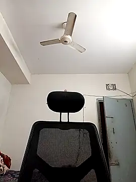 Snapshot of Tisha-01 chatting on November 2025 01:27:02 AM Tisha-01 online show from November 2025 01:27:02 AM