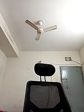 Snapshot of Tisha-01 chatting on November 2025 02:46:02 AM Tisha-01 online show from November 2025 02:46:02 AM