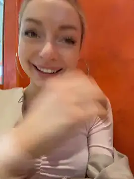Snapshot of melissa_grr chatting on May 2026 01:18:02 PM melissa grr online show from May 2026 01:18:02 PM
