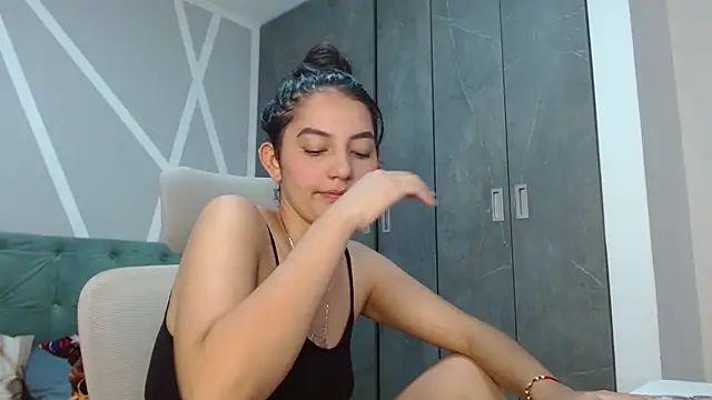 camil blue online show from January 2025 06:48:01 PM