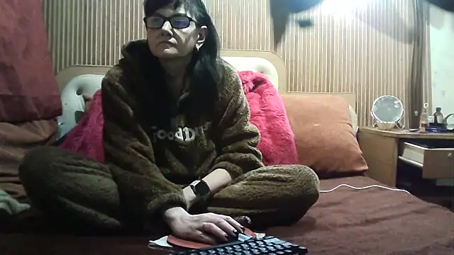 Snapshot of AlanaLaDream chatting on February 2026 02:32:01 PM AlanaLaDream online show from February 2026 02:32:01 PM