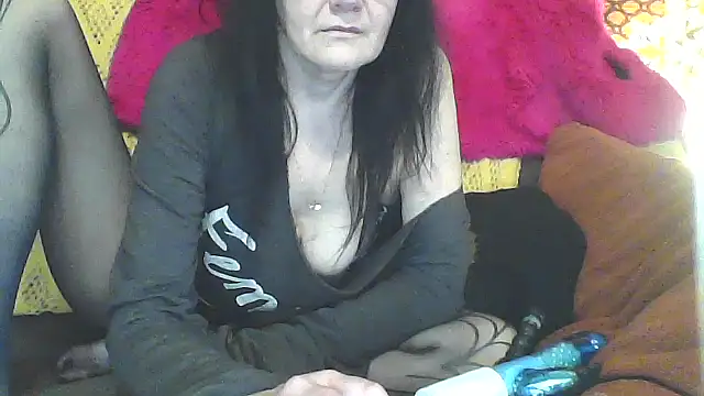 Snapshot of AlanaLaDream chatting on February 2026 11:52:01 AM AlanaLaDream online show from February 2026 11:52:01 AM