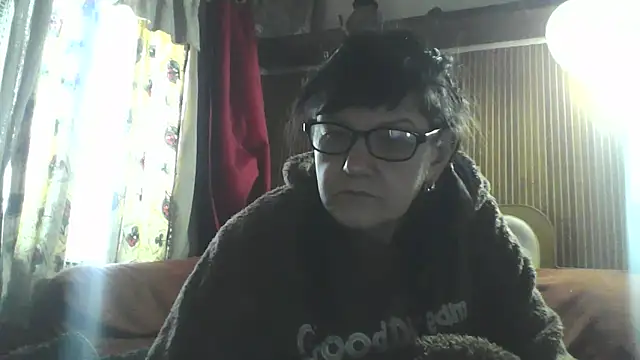 Snapshot of AlanaLaDream chatting on March 2026 01:02:01 PM AlanaLaDream online show from March 2026 01:02:01 PM