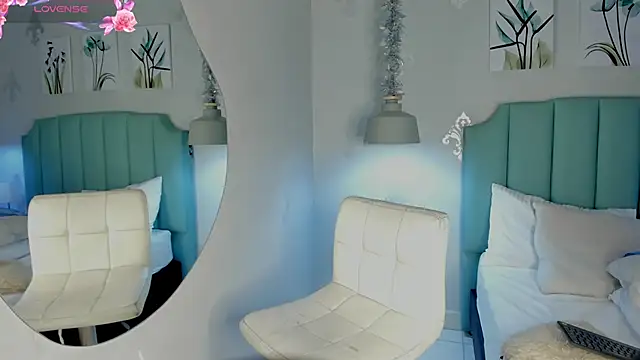 Snapshot of Khenta_Michells chatting on February 2025 01:37:02 PM Khenta Michells online show from February 2025 01:37:02 PM