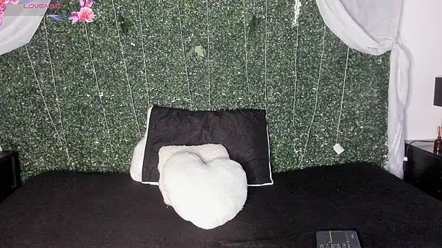 Khenta Michells online show from February 2026 10:31:02 AM