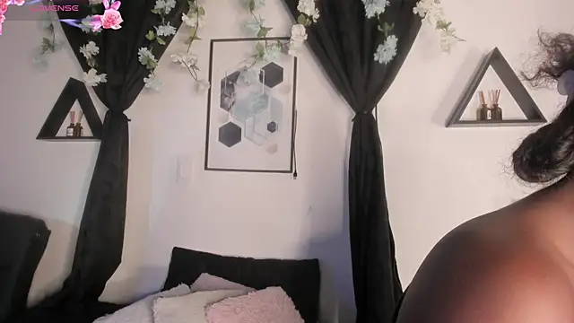 Khenta Michells online show from April 2026 10:36:01 AM