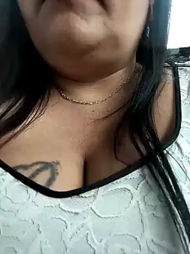 Snapshot of sara_pineros chatting on January 2025 05:00:01 PM sara pineros online show from January 2025 05:00:01 PM