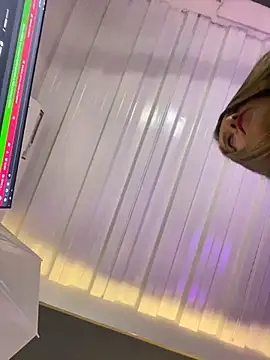 gwen ashly online show from March 2026 08:59:01 PM