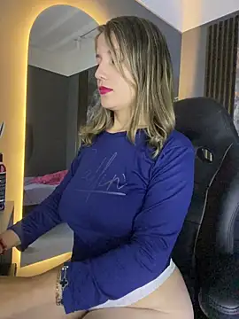 gwen ashly online show from March 2026 08:01:01 PM