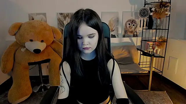 Elainebeness online show from November 2025 05:36:02 PM