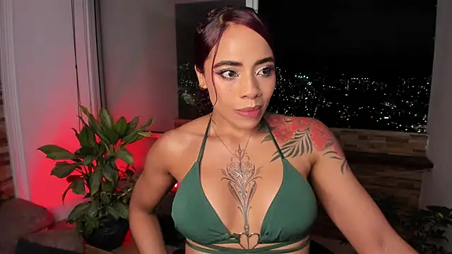 Snapshot of emilyfitness chatting on October 2025 03:50:02 AM emilyfitness online show from October 2025 03:50:02 AM