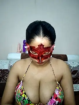 bigtitsqueen online show from February 2026 08:40:02 AM