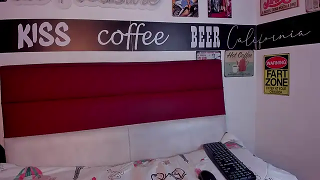 Snapshot of Afrodita_Shalom chatting on March 2025 10:22:01 AM Afrodita Shalom online show from March 2025 10:22:01 AM