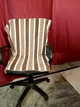 Stripy Doll online show from October 2025 12:31:01 PM