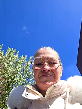 lisalustjouw online show from April 2026 10:49:02 AM