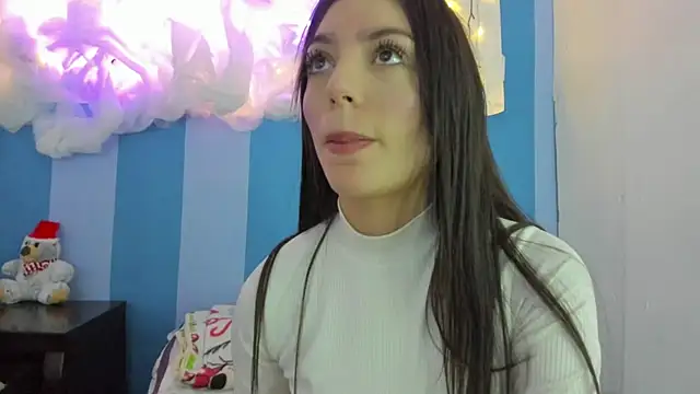 britny clouds online show from December 2024 06:39:02 PM