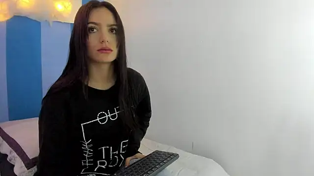 britny clouds online show from December 2024 12:12:02 PM